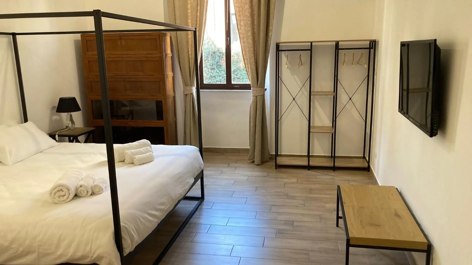 Trastevere Home Garibaldi 14 Рим 0*,  Италия